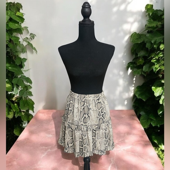 Michael Kors python print ruffle skirt - Picture 2 of 9